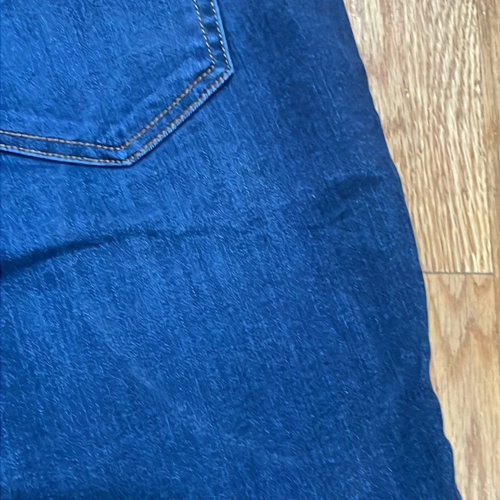 NEW Lane Bryant Dark Blue Jean  Signature Fit Denim Bermuda Short - Dark Wash 14